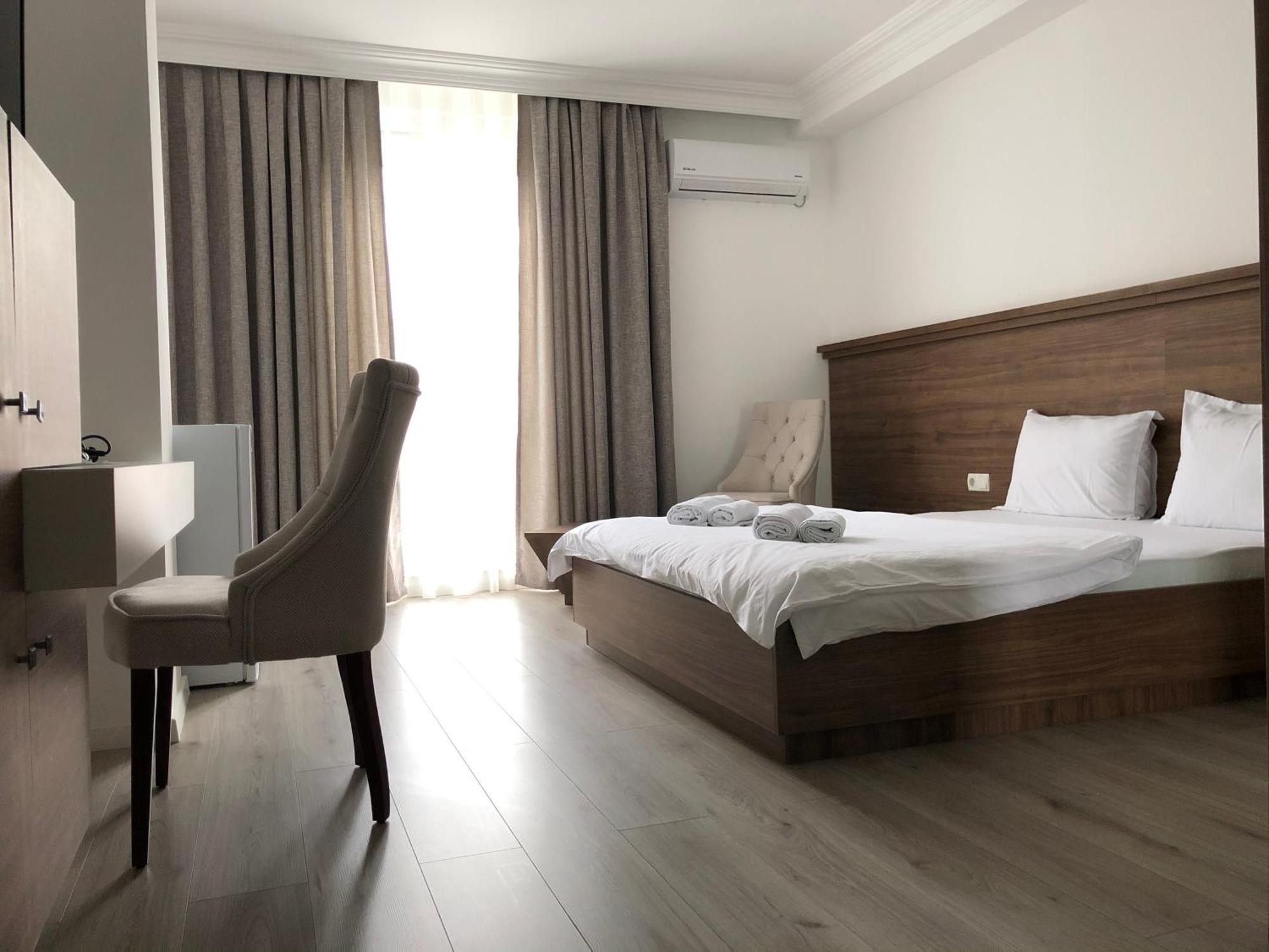 Hotel Dardani Kosovska Mitrovica Exterior photo